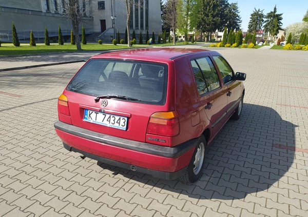 Volkswagen Golf cena 5700 przebieg: 118387, rok produkcji 1993 z Koło małe 29